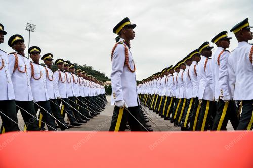 ISTIADAT PERBARISAN PERTAULIAHAN DIRAJA DAN PEMGURNIAAN WATIKAH