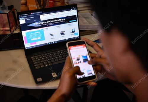 TINJAUAN SKIM PINJAMAN KOMPUTER RIBA IPT
