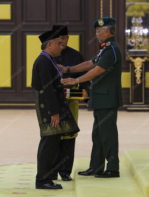 AL-SULTAN ABDULLAH RI'AYATUDDIN AL-MUSTAFA BILLAH SHAH
