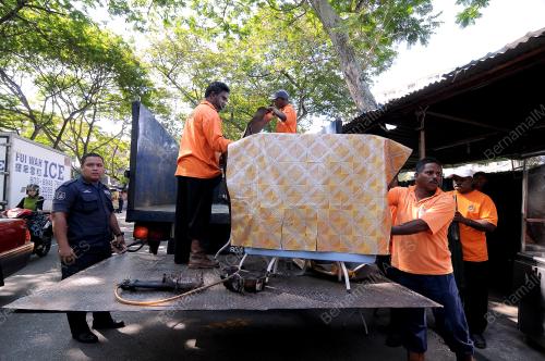 KL15_09022015_ROBOH_GERAI