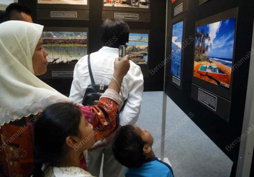 TSUNAMI PHOTO EXHIBITION