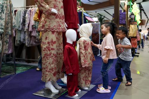 TINJAUAN PERSIAPAN HARI RAYA