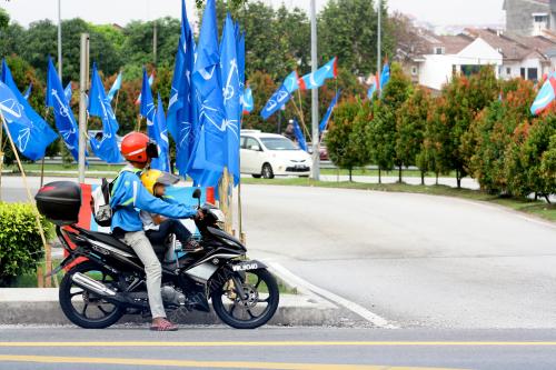 KL15_09042013_BENDERA
