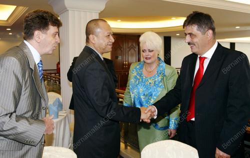 MOHAMED NAZRI ABDUL AZIZ