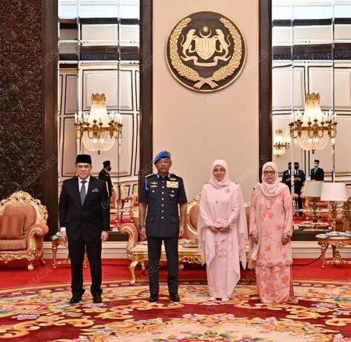 AL-SULTAN ABDULLAH RI'AYATUDDIN AL-MUSTAFA BILLAH SHAH
