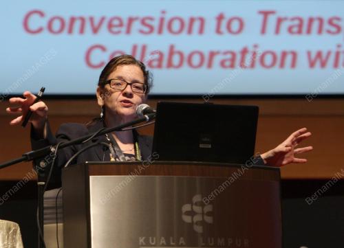JENNIFER HOLMGREN