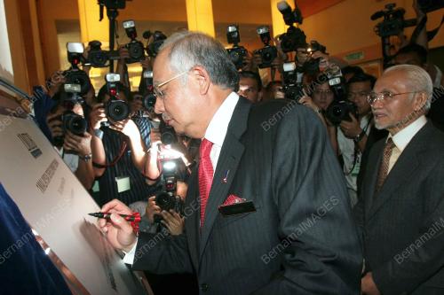 MOHD NAJIB TUN ABDUL RAZAK