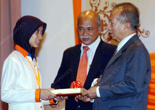 DR MOHD YUSOF NOOR