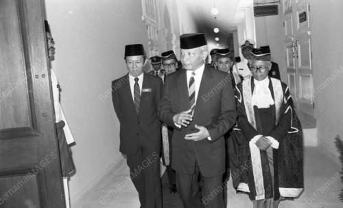 KL15_11032015_MAHKAMAH
