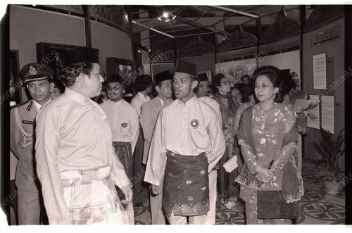RAJA PERMAISURI AGONG MELAWAT MUZIUM NEGARA