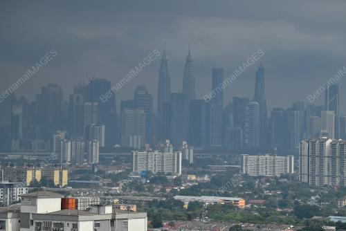 TINJAUAN CUACA HUJAN