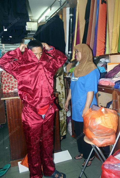 BAJU RAYA