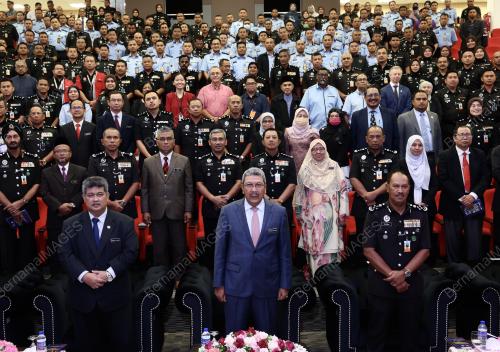 DATUK SERI WAN AHMAD DAHLAN ABDUL AZIZ