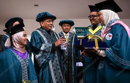 KL15_11112017_KONVOKESYEN_BN201711100964