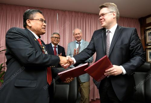 KL15_11122017_MOU_BN201712073610