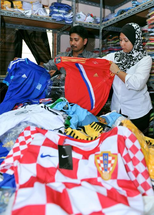 KL15_12062012_JERSEY_TIRUAN