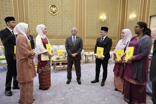 AL-SULTAN ABDULLAH RI'AYATUDDIN AL-MUSTAFA BILLAH SHAH