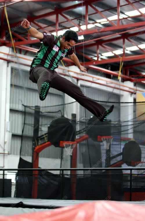 KL15_12082014_TRAMPOLINE
