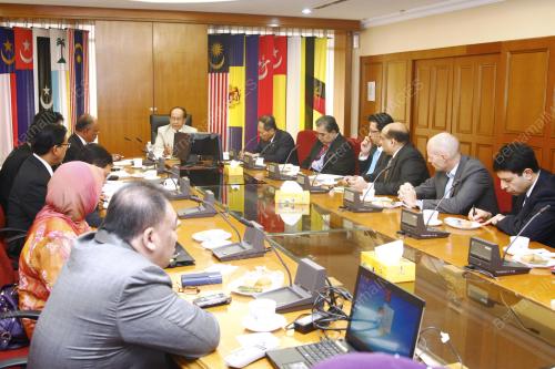 DATUK_SERI_UTAMA_DR_RAIS_YATIM