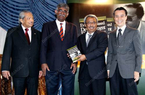 KL15_13072012_THE_EVINDENCE_BASED_DEVELOPMENT_ECONMICS_BOOK