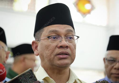 DATUK DR MOHD NA'IM MOKHTAR