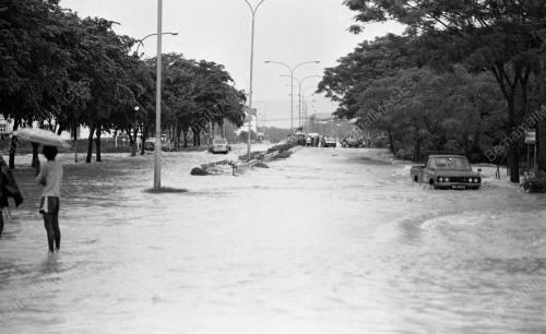 BANJIR KILAT DI JALAN TUN ABDUL RAZAK