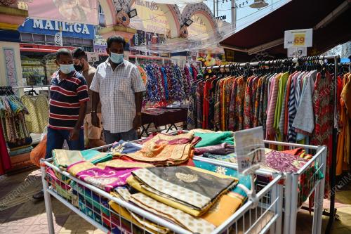 PERSIAPAN AKHIR MENYAMBUT PERAYAAN DEEPAVALI