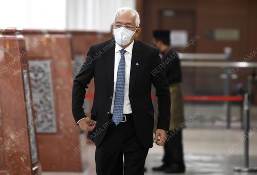 DATUK SERI MAHDZIR KHALID