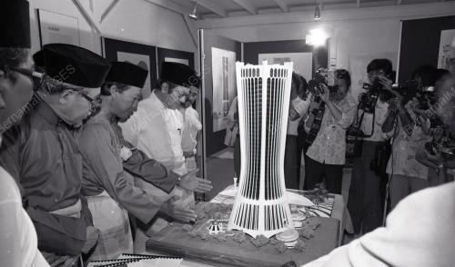 MAHATHIR MOHAMAD