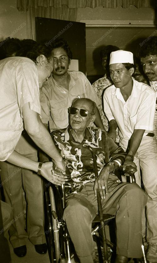 TUNKU ABDUL RAHMAN MESYUARATPERSETUJUAN PEMIMPIN