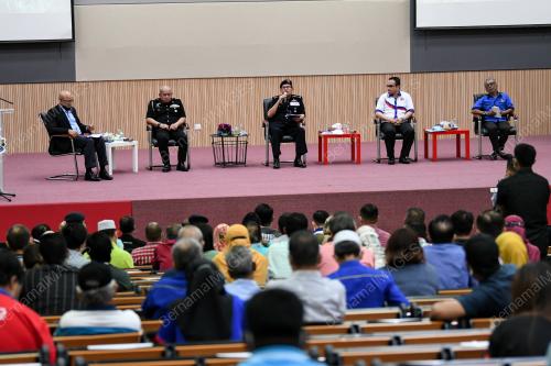 DATUK SERI MAZLAN LAZIM