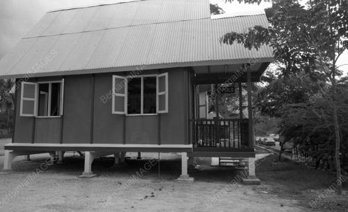 KL15_16012015_RUMAH_KARYANEKA