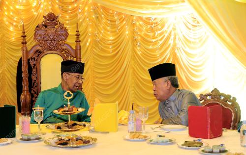 KL15_16062016_AGONG_ATM
