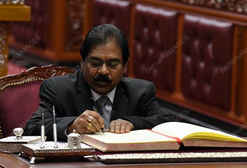 ANGKAT SUMPAH SENATOR DEWAN NEGARA