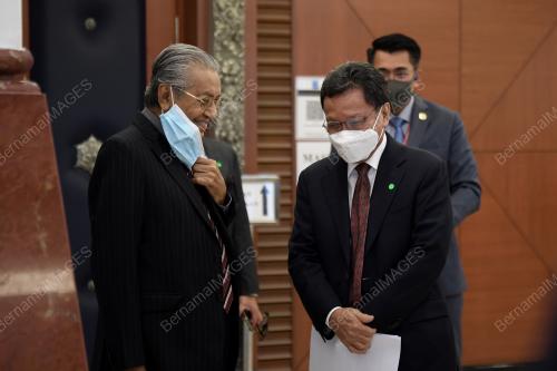 PERSIDANGAN PARLIMEN PENGGAL KETIGA 