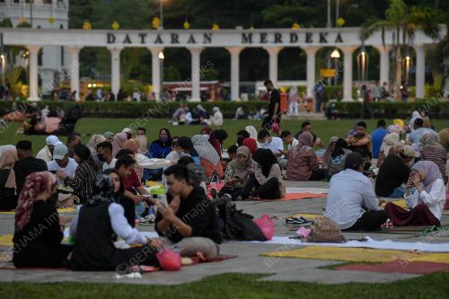 BERBUKA PUASA DI DI DATARAN MERDEKA