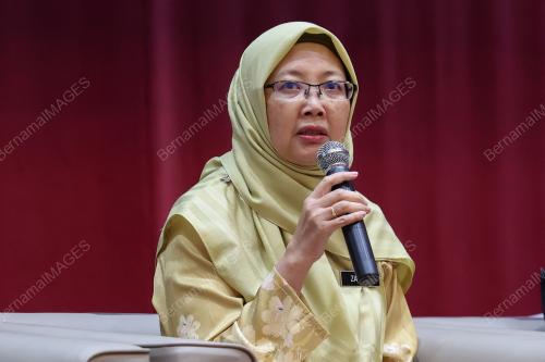 DR ZALIHA MUSTAFA