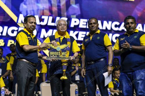 DATUK SERI ISMAIL SABRI YAAKOB