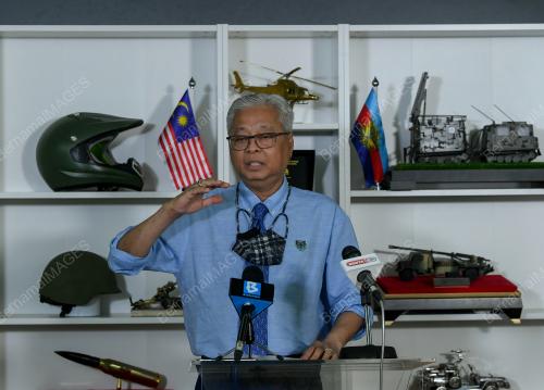 DATUK SERI ISMAIL SABRI YAAKOB