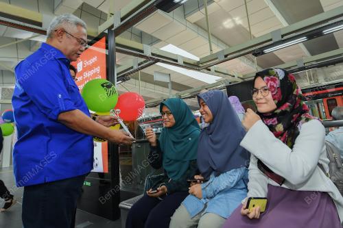 KL15_18122017_PELANCARAN_BN201712164300