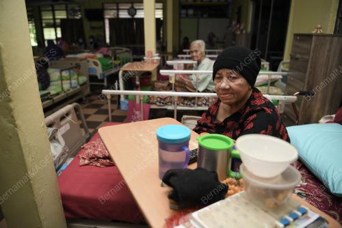 PUSAT JAGAAN DAN RAWATAN ORANG TUA AL-IKHLAS