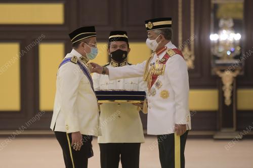AL-SULTAN ABDULLAH RI'AYATUDDIN AL-MUSTAFA BILLAH SHAH 