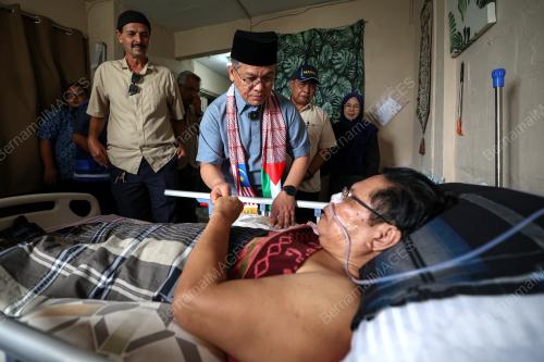 DATUK DR MOHD NA'IM MOKHTAR