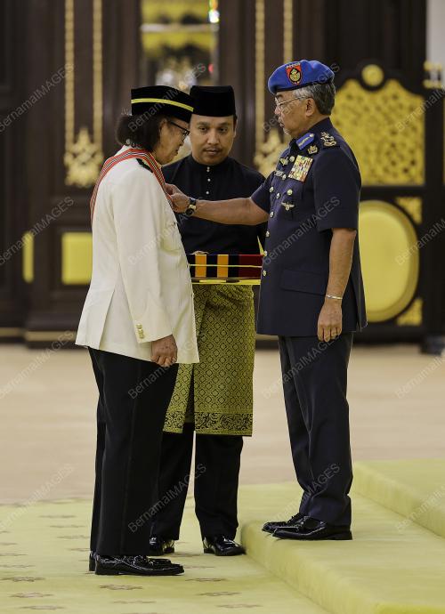 AL-SULTAN ABDULLAH RI'AYATUDDIN AL-MUSTAFA BILLAH SHAH