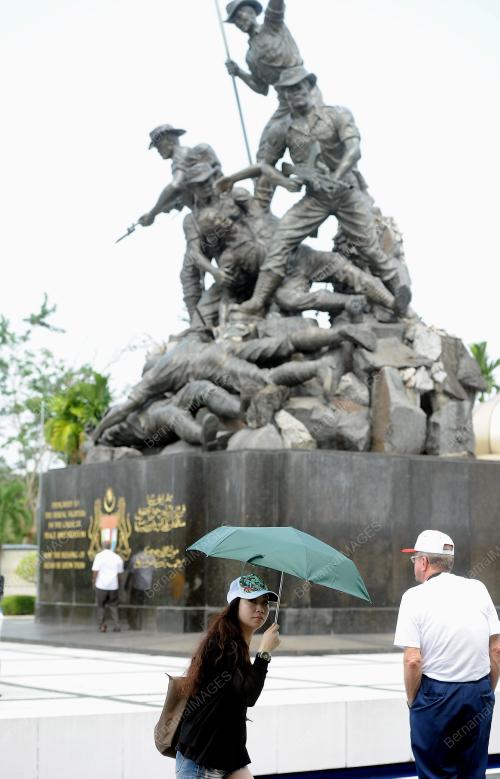 KL15_20022014_CUACA_PANAS