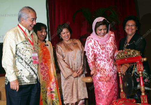 DATUK SHAHRIZAT ABDUL JALIL