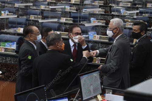 DATUK SERI ISMAIL SABRI YAAKOB