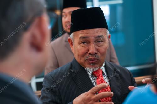 DATUK SERI TUAN IBRAHIM TUAN MAN