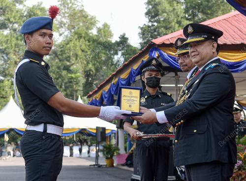 DATUK SERI ALEXANDER NANTA LINGGI