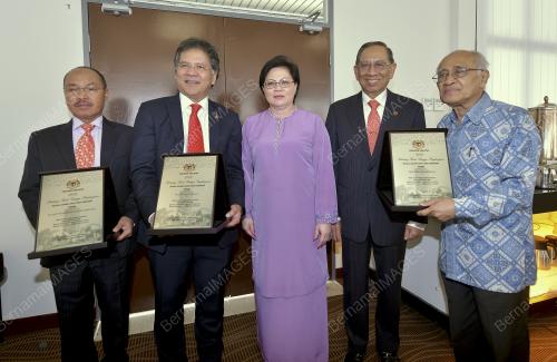 KL15_21122015_DEWAN_NEGARA